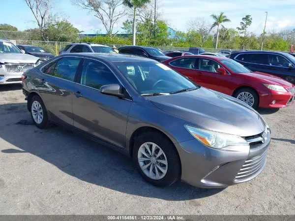 4T1BF1FK3GU548580 2016 TOYOTA CAMRY - Image 1