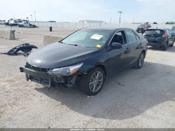 4T1BF1FK3GU549650 2016 TOYOTA CAMRY - Image 2