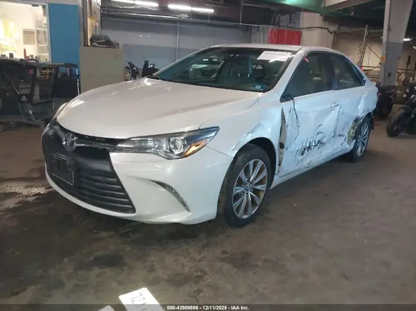 4T1BF1FK3GU549907 2016 TOYOTA CAMRY - Image 2