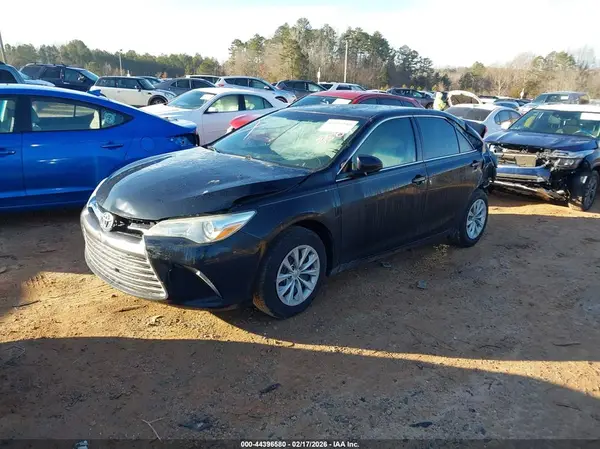 4T1BF1FK3GU553584 2016 TOYOTA CAMRY - Image 2