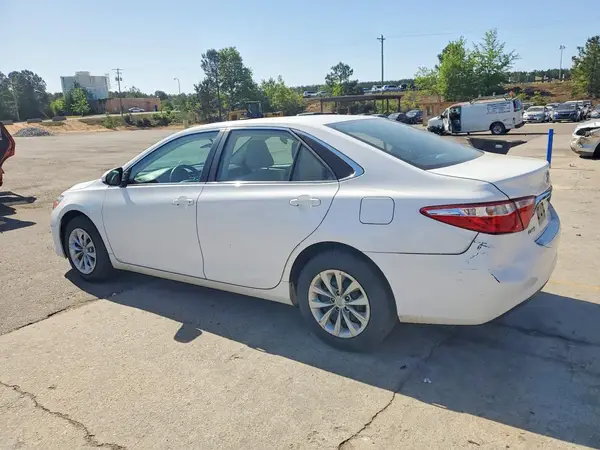 4T1BF1FK3GU553925 2016 TOYOTA CAMRY - Image 2