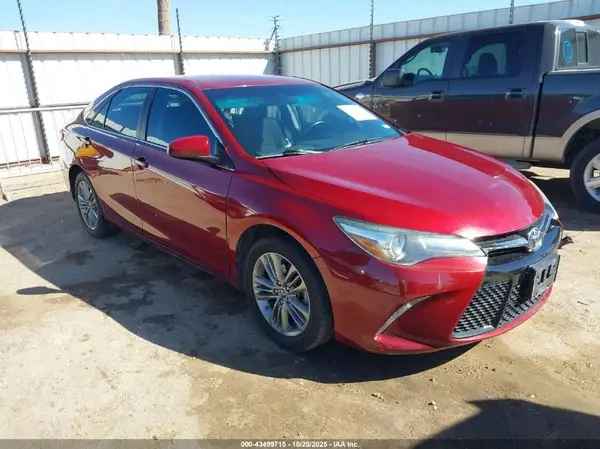 4T1BF1FK3GU555142 2016 TOYOTA CAMRY - Image 1