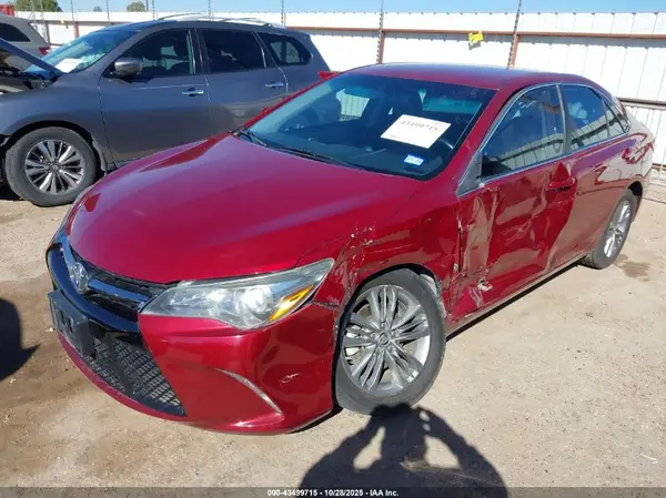4T1BF1FK3GU555142 2016 TOYOTA CAMRY - Image 2