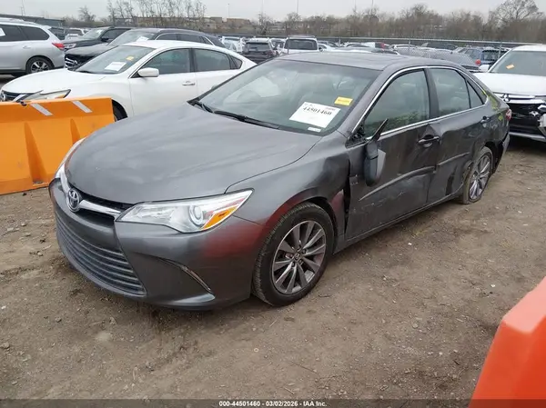 4T1BF1FK3GU555951 2016 TOYOTA CAMRY - Image 2