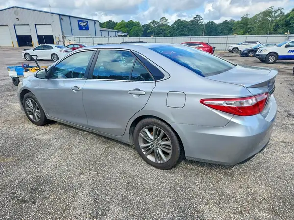 4T1BF1FK3GU556193 2016 TOYOTA CAMRY - Image 2