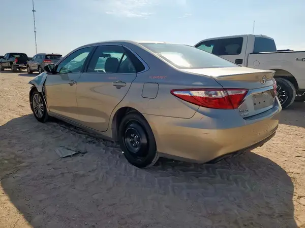 4T1BF1FK3GU556243 2016 TOYOTA CAMRY - Image 2