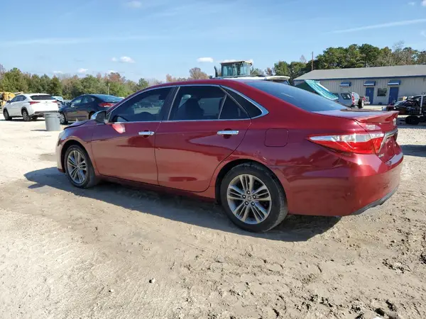 4T1BF1FK3GU556811 2016 TOYOTA CAMRY - Image 2