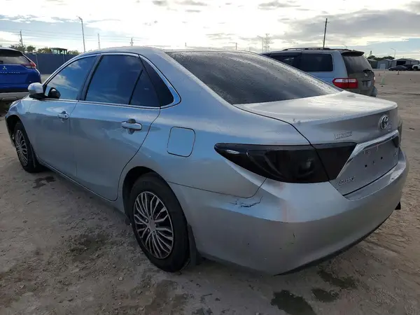 4T1BF1FK3GU557246 2016 TOYOTA CAMRY - Image 2