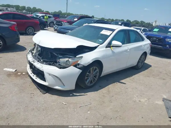 4T1BF1FK3GU557716 2016 TOYOTA CAMRY - Image 2