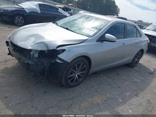 4T1BF1FK3GU558378 2016 TOYOTA CAMRY - Image 2