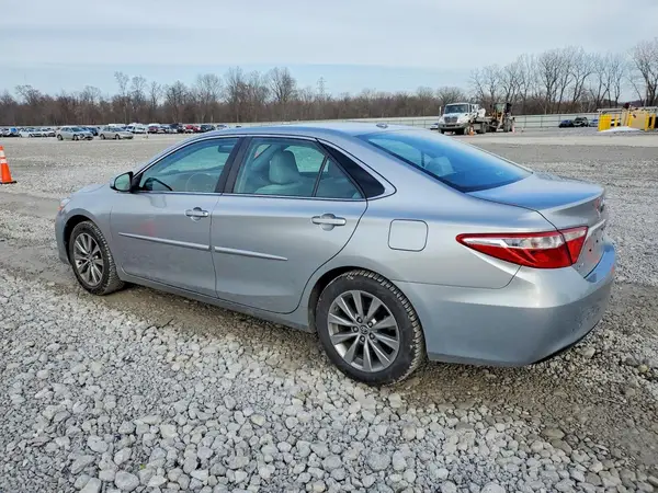 4T1BF1FK3GU560566 2016 TOYOTA CAMRY - Image 2
