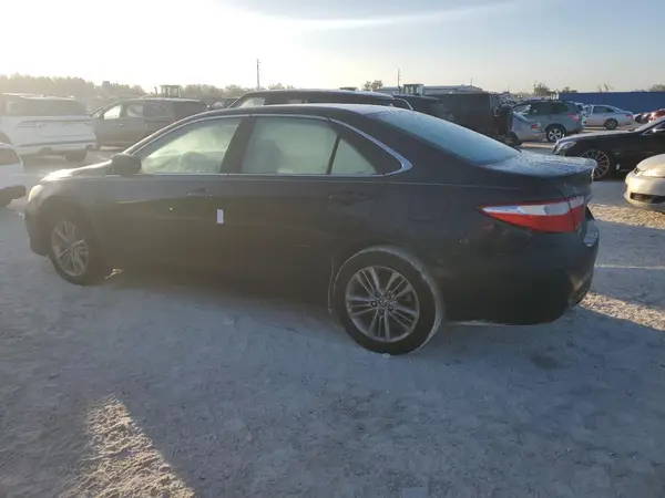 4T1BF1FK3GU561894 2016 TOYOTA CAMRY - Image 2