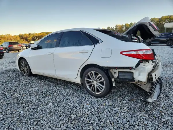 4T1BF1FK3GU563550 2016 TOYOTA CAMRY - Image 2