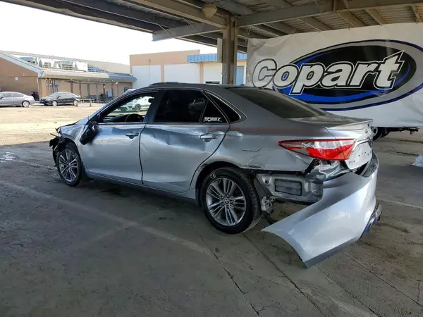 4T1BF1FK3GU563838 2016 TOYOTA CAMRY - Image 2