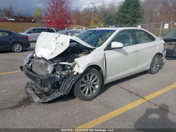 4T1BF1FK3GU564472 2016 TOYOTA CAMRY - Image 2