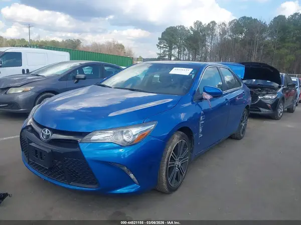 4T1BF1FK3GU565170 2016 TOYOTA CAMRY - Image 2