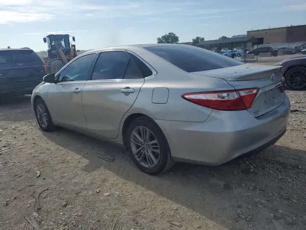 4T1BF1FK3GU565542 2016 TOYOTA CAMRY - Image 2