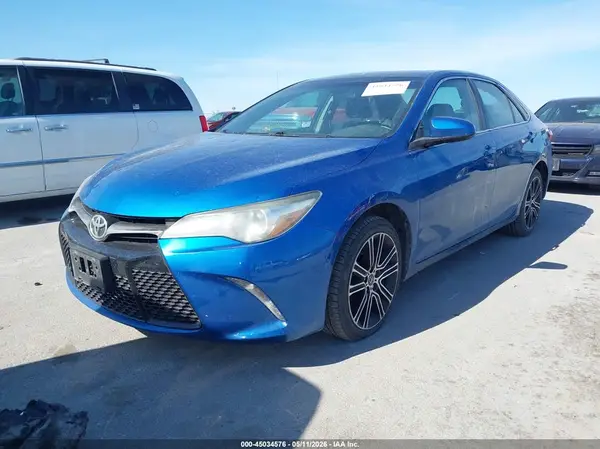 4T1BF1FK3GU567226 2016 TOYOTA CAMRY - Image 2