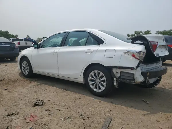 4T1BF1FK3GU567517 2016 TOYOTA CAMRY - Image 2
