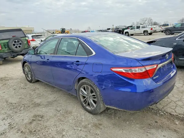 4T1BF1FK3GU567923 2016 TOYOTA CAMRY - Image 2