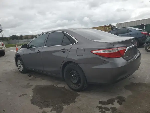 4T1BF1FK3GU568232 2016 TOYOTA CAMRY - Image 2