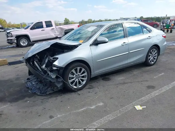 4T1BF1FK3GU568554 2016 TOYOTA CAMRY - Image 2