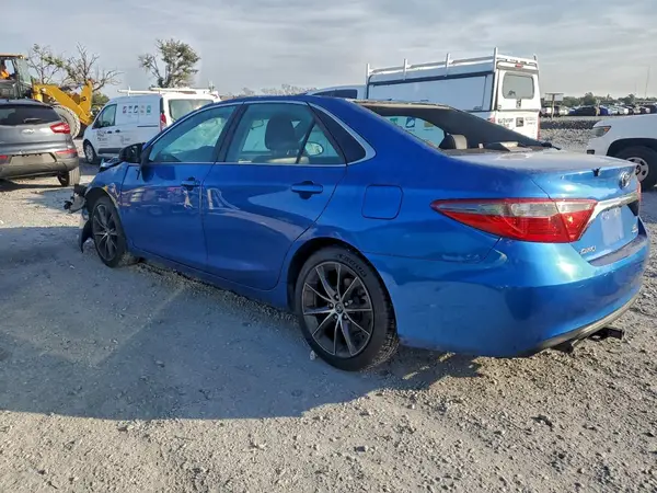 4T1BF1FK3GU568568 2016 TOYOTA CAMRY - Image 2