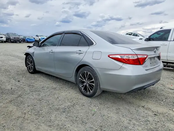 4T1BF1FK3GU570501 2016 TOYOTA CAMRY - Image 2