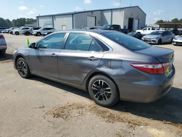 4T1BF1FK3GU570711 2016 TOYOTA CAMRY - Image 2