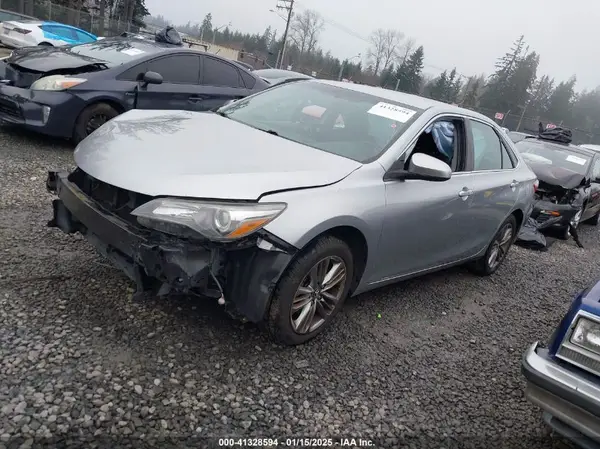 4T1BF1FK3GU581398 2016 TOYOTA CAMRY - Image 2