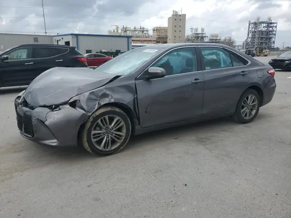4T1BF1FK3GU582261 2016 TOYOTA CAMRY - Image 1