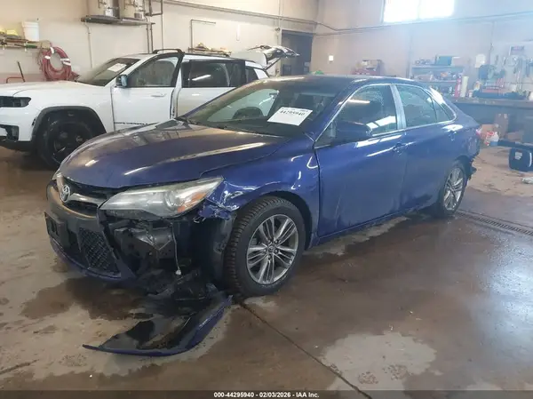 4T1BF1FK3GU583815 2016 TOYOTA CAMRY - Image 2