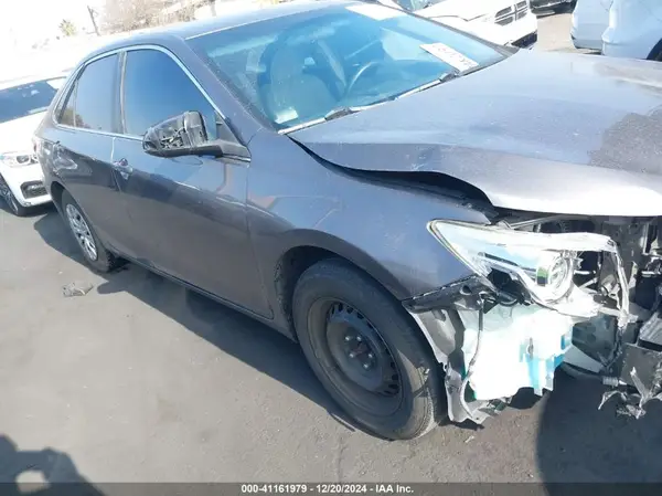 4T1BF1FK3GU583829 2016 TOYOTA CAMRY - Image 1