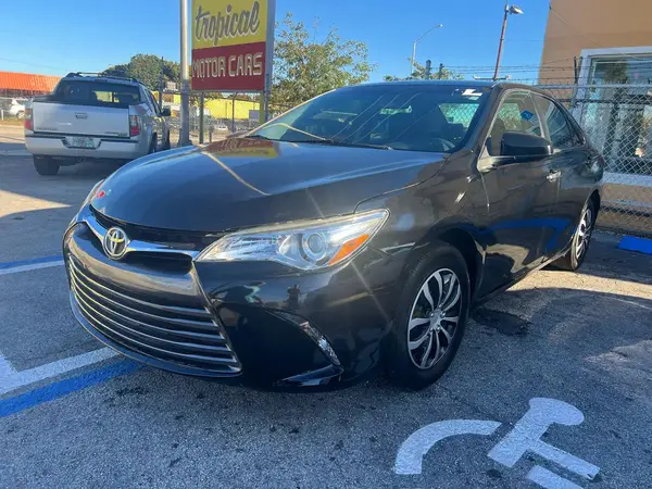 4T1BF1FK3GU583975 2016 TOYOTA CAMRY - Image 2