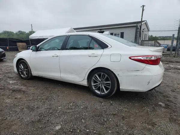 4T1BF1FK3GU584348 2016 TOYOTA CAMRY - Image 2