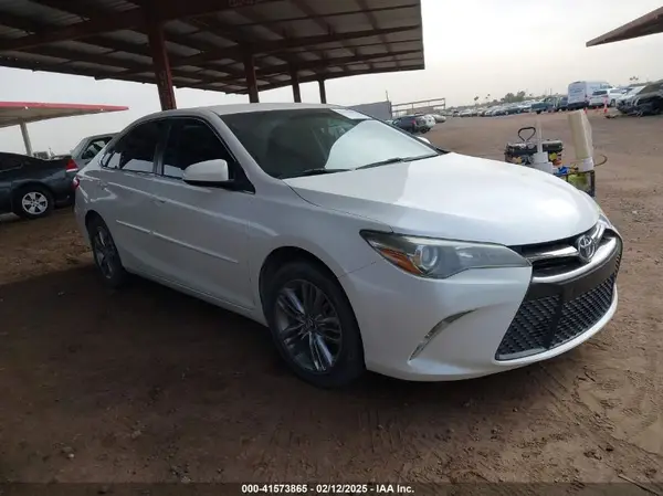 4T1BF1FK3GU587699 2016 TOYOTA CAMRY - Image 1