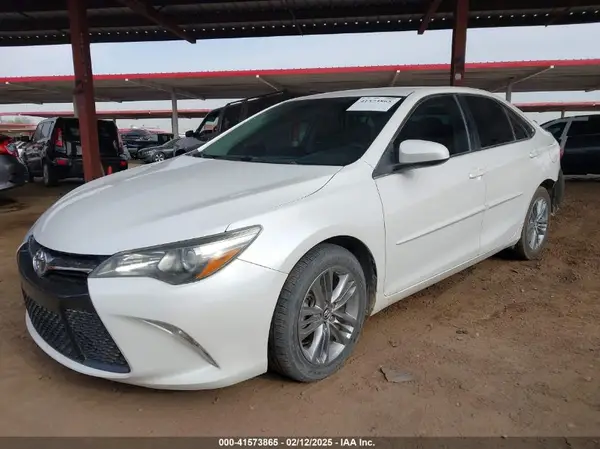 4T1BF1FK3GU587699 2016 TOYOTA CAMRY - Image 2