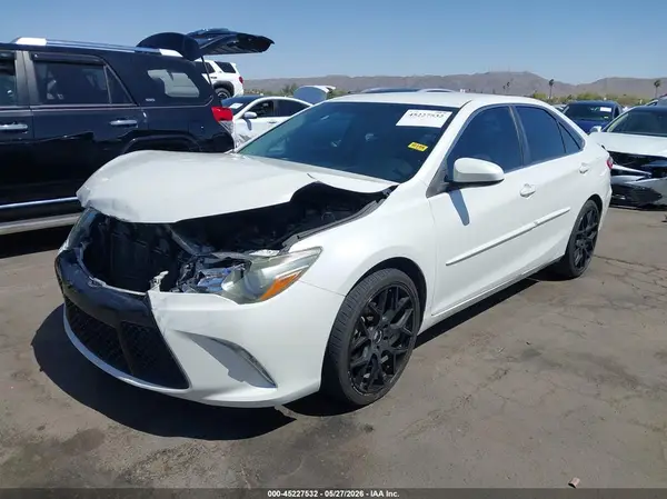 4T1BF1FK3GU587749 2016 TOYOTA CAMRY - Image 2
