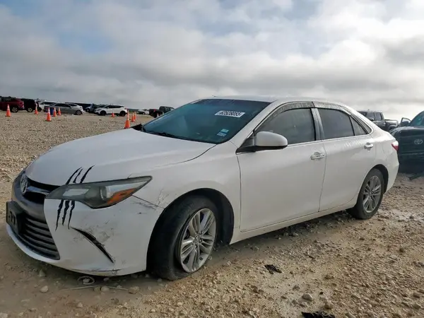 4T1BF1FK3GU589534 2016 TOYOTA CAMRY - Image 1