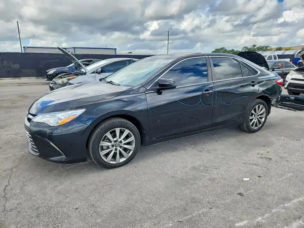 4T1BF1FK3GU589808 2016 TOYOTA CAMRY - Image 1