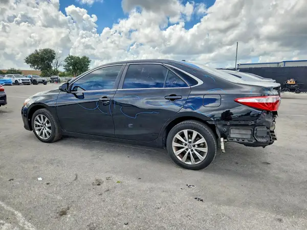 4T1BF1FK3GU589808 2016 TOYOTA CAMRY - Image 2