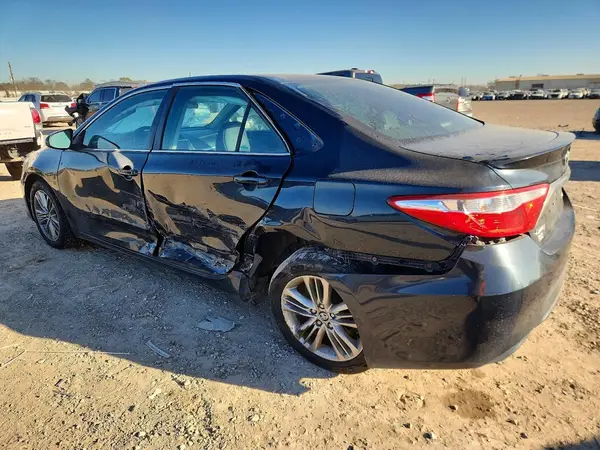 4T1BF1FK3GU589842 2016 TOYOTA CAMRY - Image 2