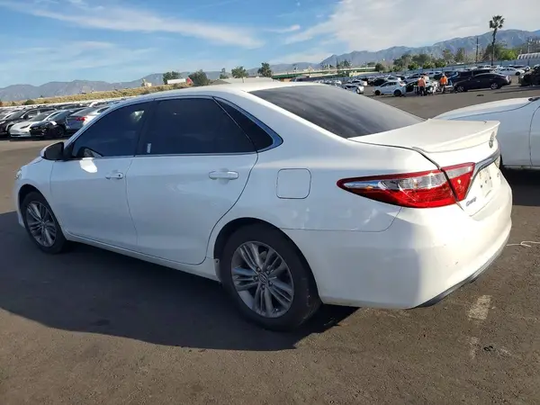 4T1BF1FK3GU591221 2016 TOYOTA CAMRY - Image 2