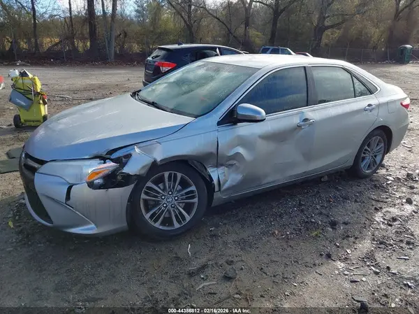 4T1BF1FK3GU595074 2016 TOYOTA CAMRY - Image 2