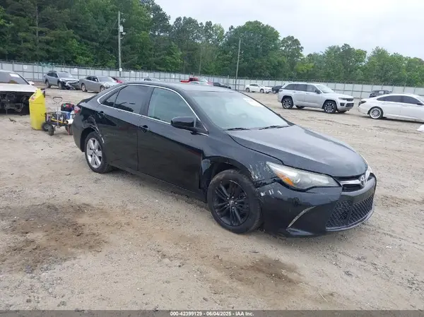 4T1BF1FK3GU597391 2016 TOYOTA CAMRY - Image 1