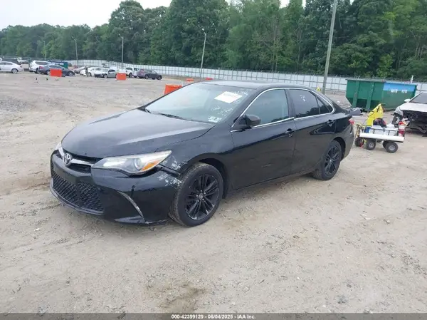 4T1BF1FK3GU597391 2016 TOYOTA CAMRY - Image 2