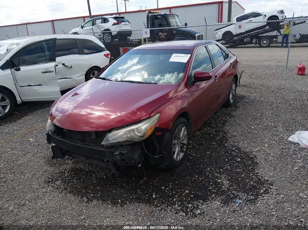 4T1BF1FK3GU598024 2016 TOYOTA CAMRY - Image 2