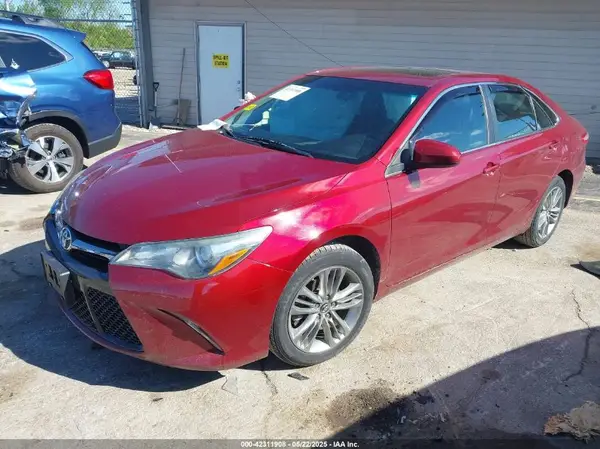 4T1BF1FK3GU599271 2016 TOYOTA CAMRY - Image 2