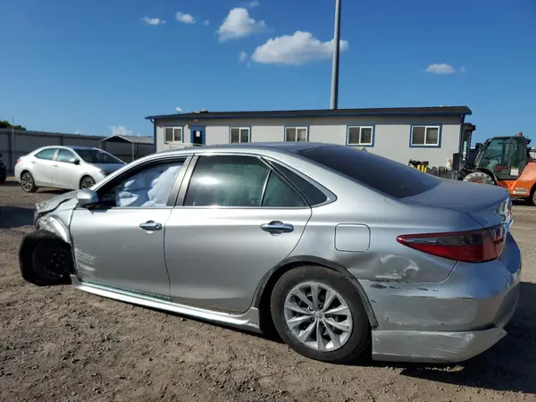 4T1BF1FK3GU599836 2016 TOYOTA CAMRY - Image 2