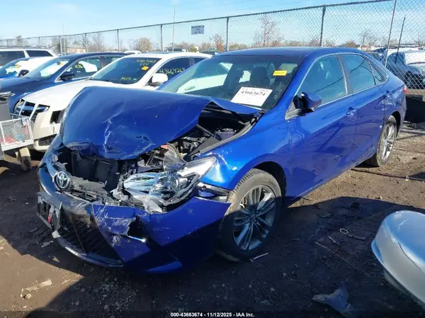 4T1BF1FK3GU600189 2016 TOYOTA CAMRY - Image 2